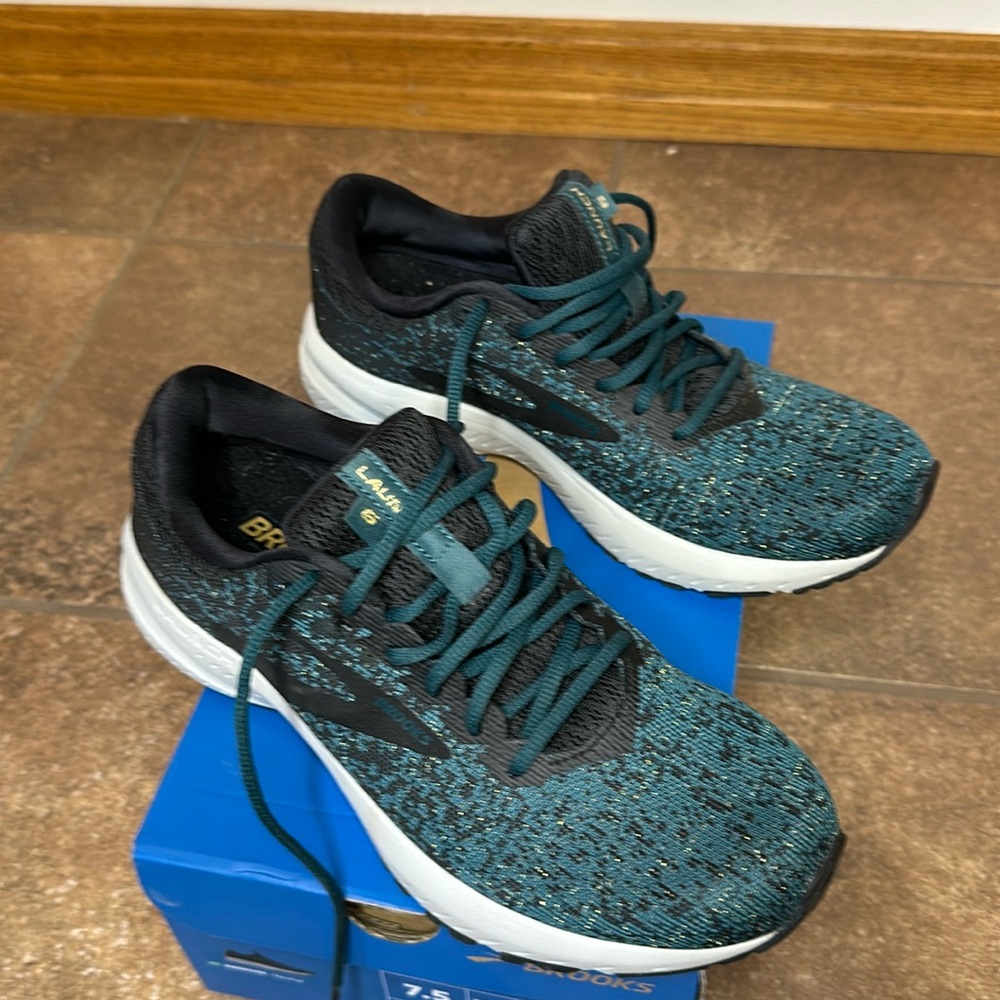 Women’s Brooks Launch 6 size 7.5